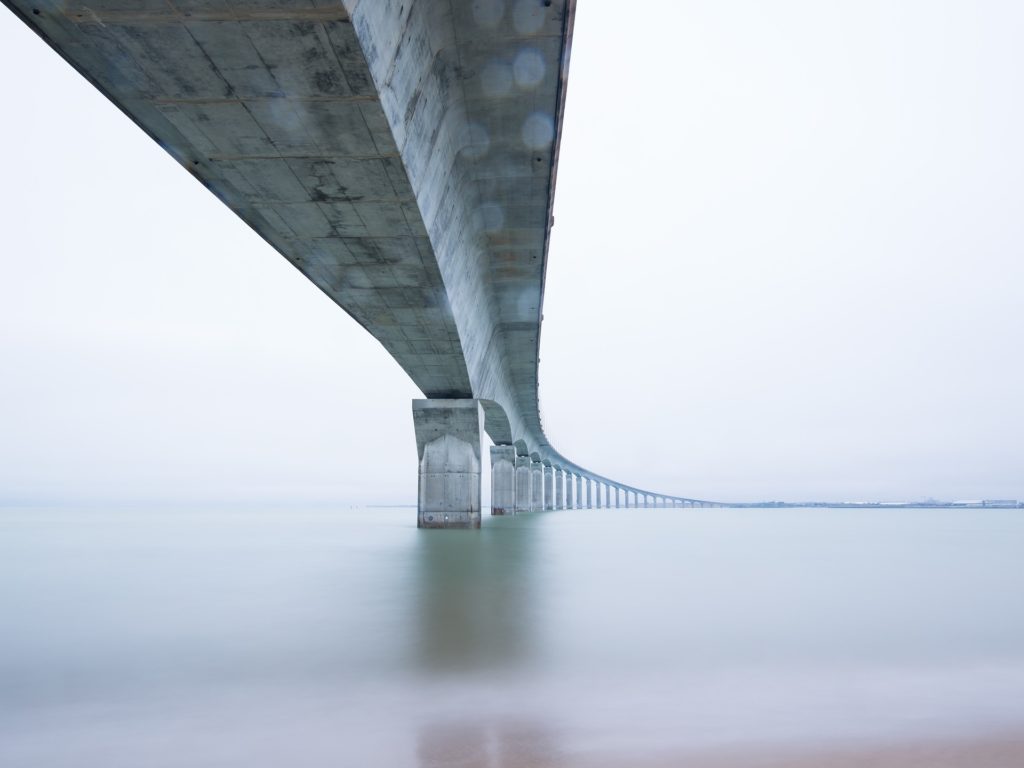 Symbolbild Brücke in die Zukunft