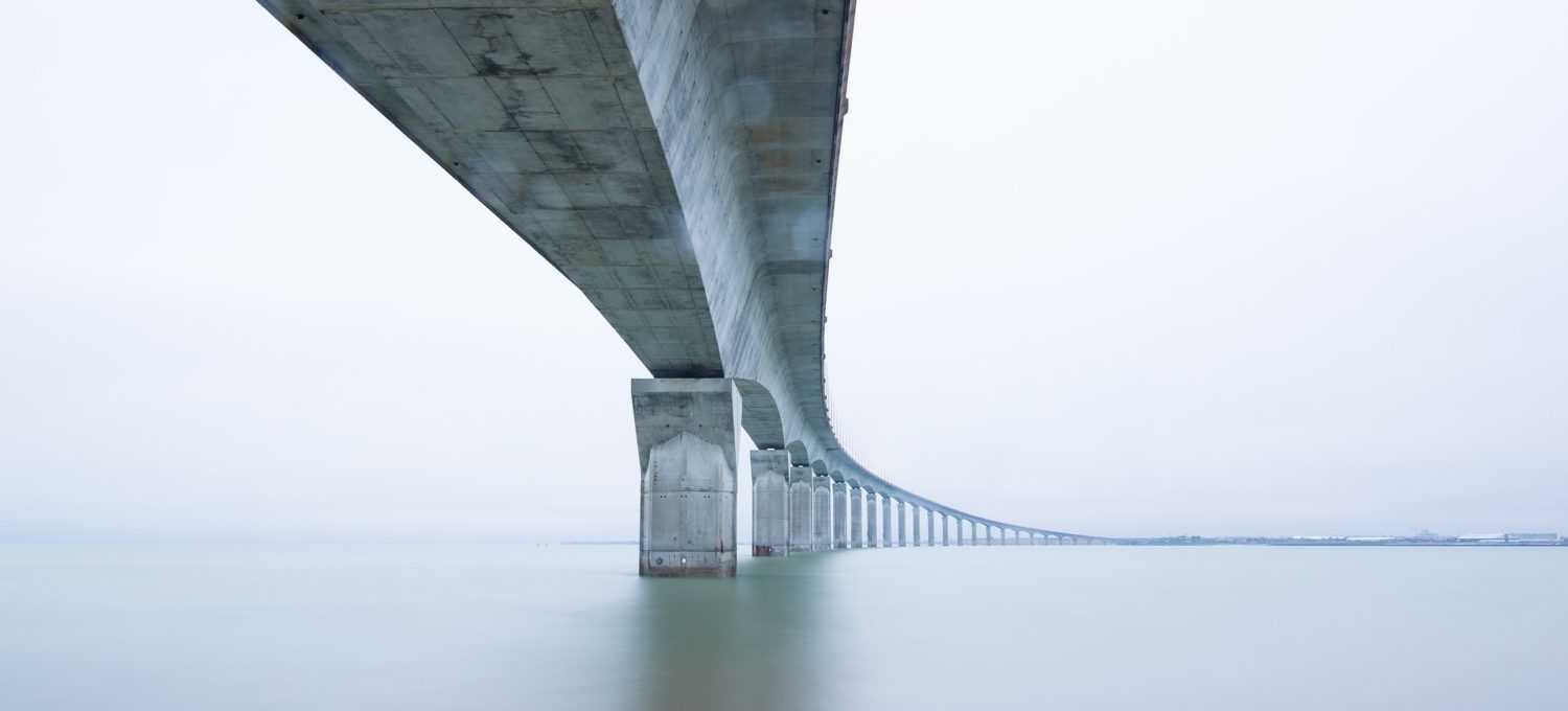 Symbolbild Brücke in die Zukunft